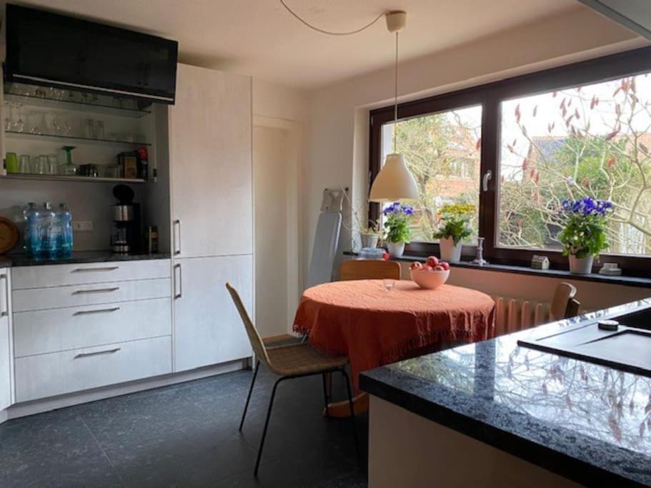 Geraeumiges 120M² Haus Mit Garten + Stellplatz Stralsund Exterior photo